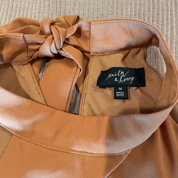 Ladies top tank/ dress. Size med - Picture 4 of 4